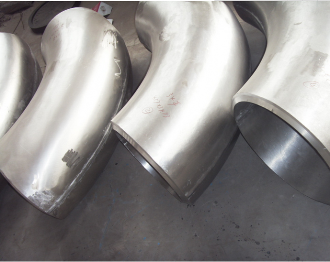 CuNiの肘の継ぎ目が無い溶接された同心の風変りな減力剤EEMUA 146 C7060xの銅のニッケル9010 C70600 0